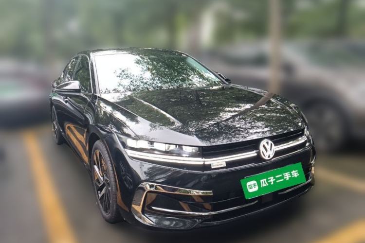 Used Volkswagen Magotan 2024 380TSI DSG Prestige Edition DaMai Package Front Right 45 Deg