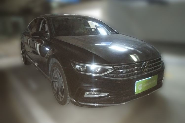 Used Volkswagen Magotan 2024 2 Million Units Zhongxiang Version 330TSI DSG Luxury Edition Front Right 45 Deg