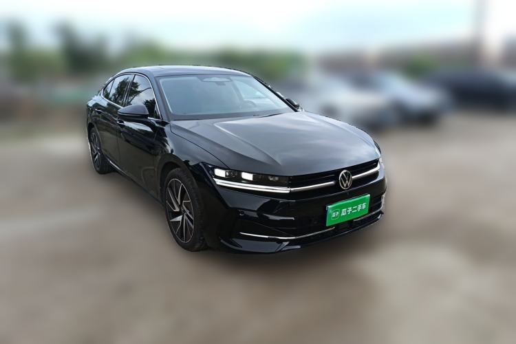 Used Volkswagen Magotan 2024 380TSI DSG Ultimate Edition Front Right 45 Deg