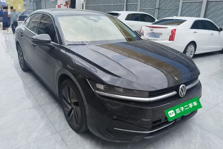 Used Volkswagen Magotan 2024 380TSI DSG Prestige Edition DaMai Package Front Right 45 Deg