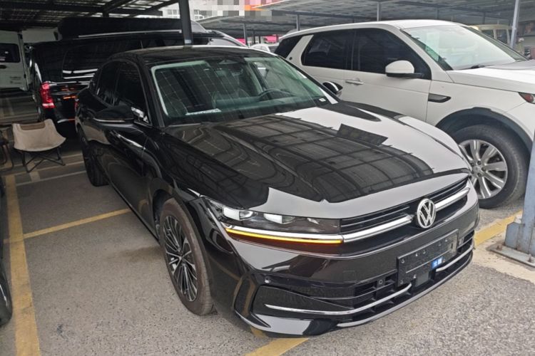 Used Volkswagen Magotan 2024 380TSI DSG Prestige Edition DaMai Package Front Right 45 Deg