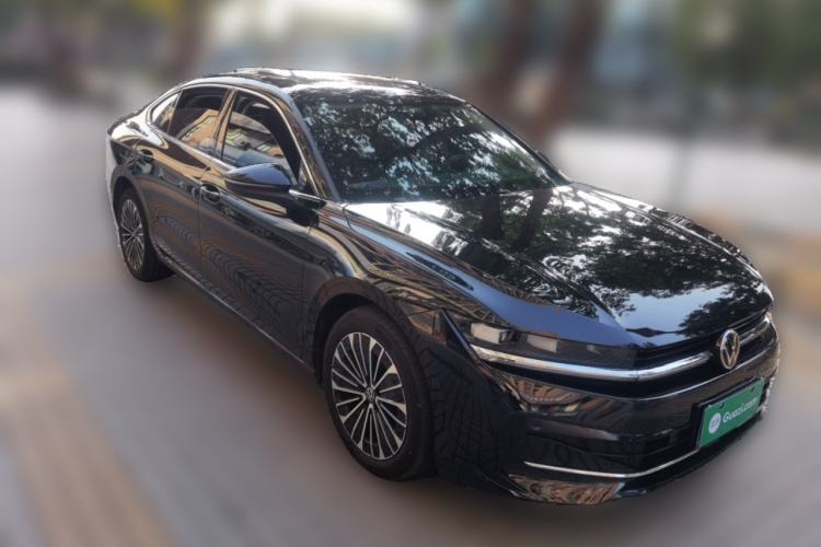 Used Volkswagen Magotan 2024 380TSI DSG Prestige Edition DaMai Package Front Right 45 Deg