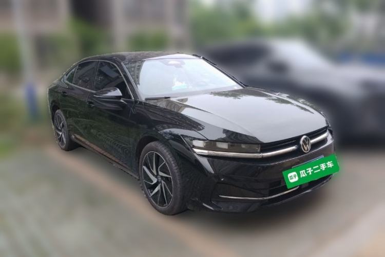 Used Volkswagen Magotan 2024 380TSI DSG Prestige Edition DaMai Package Front Right 45 Deg