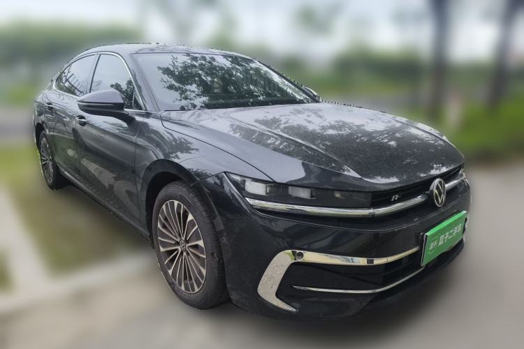 Used Volkswagen Magotan 2024 380TSI DSG Prestige Edition DaMai Package Front Right 45 Deg