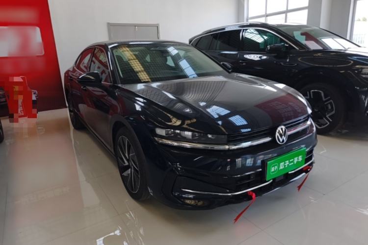 Used Volkswagen Magotan 2024 380TSI DSG Ultimate Edition Front Right 45 Deg
