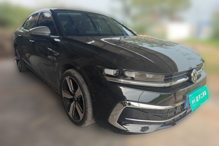 Used Volkswagen Magotan 2024 380TSI DSG Prestige Edition DaMai Package Front Right 45 Deg