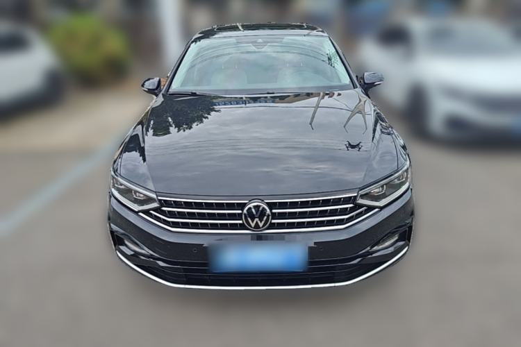 Used Volkswagen Magotan 2024 2 Million Units Zhongxiang Version 330TSI DSG Luxury Edition Front