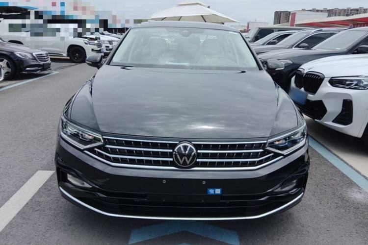 Used Volkswagen Magotan 2024 2 Million Units Zhongxiang Version 330TSI DSG Luxury Edition Front