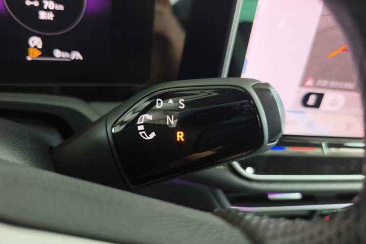 Used Volkswagen Magotan 2024 380TSI DSG Ultimate Edition Gear Lever