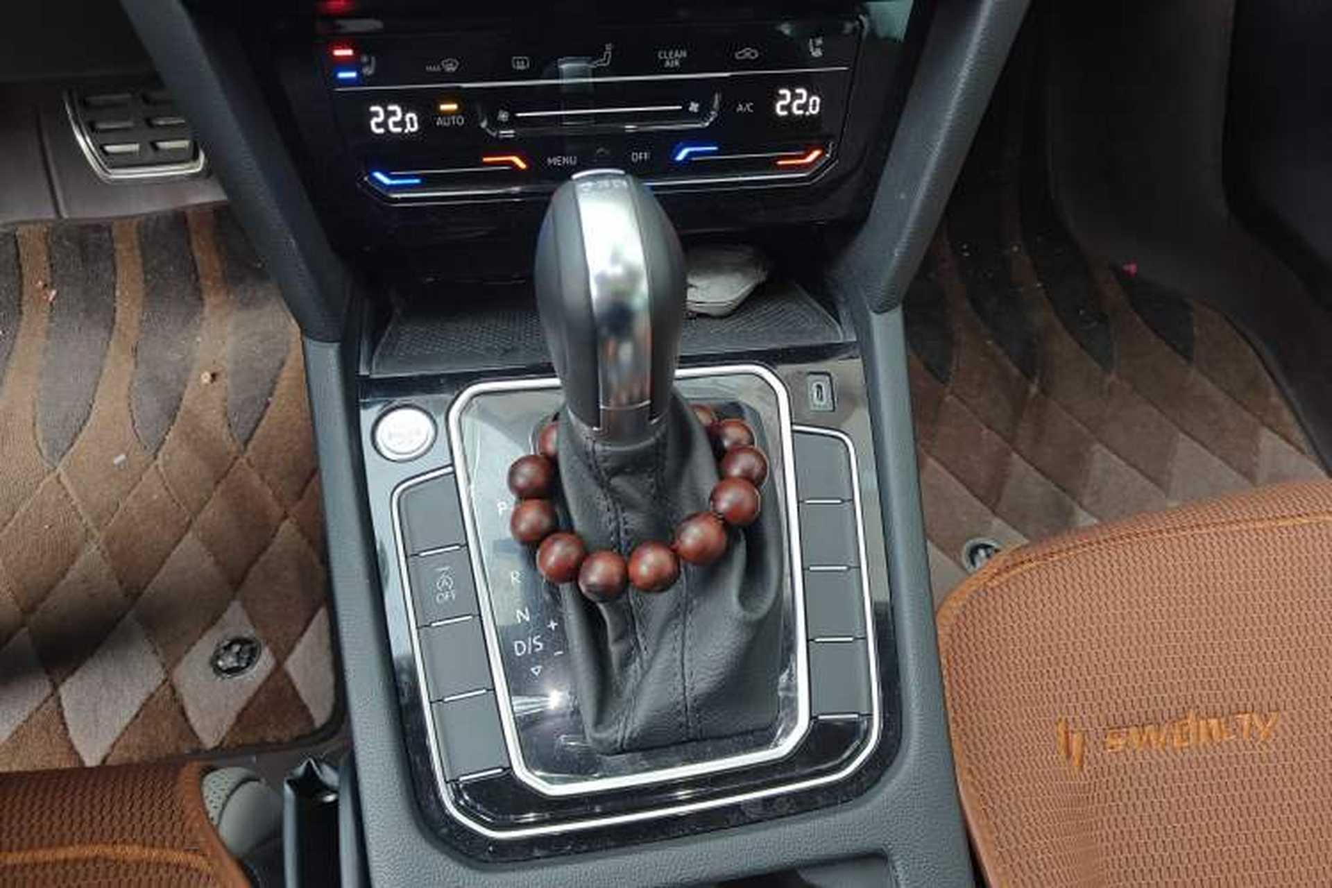 Used Volkswagen Magotan 2024 2 Million Units Zhongxiang Version 330TSI DSG Luxury Edition Gear Lever