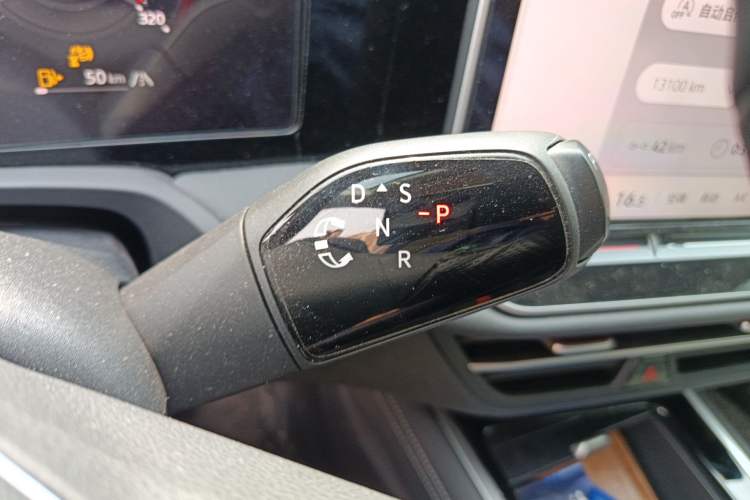 Used Volkswagen Magotan 2024 380TSI DSG Prestige Edition DaMai Package Gear Lever