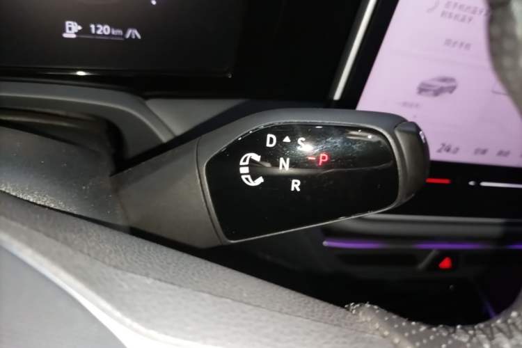Used Volkswagen Magotan 2024 380TSI DSG Prestige Edition DaMai Package Gear Lever