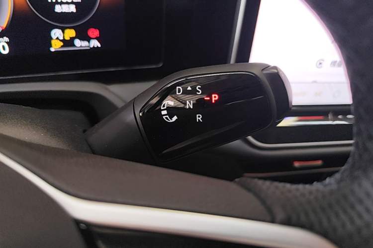 Used Volkswagen Magotan 2024 380TSI DSG Prestige Edition DaMai Package Gear Lever