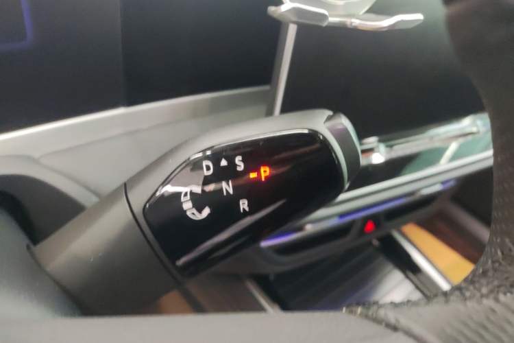 Used Volkswagen Magotan 2024 380TSI DSG Prestige Edition Gear Lever