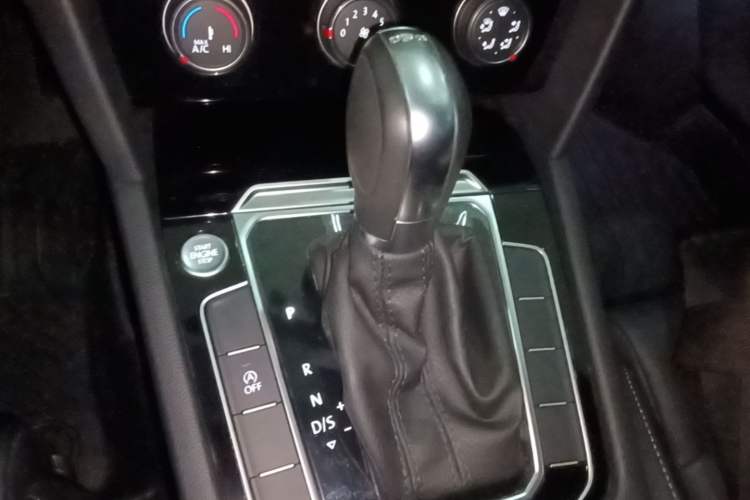 Used Volkswagen Magotan 2024 2 Million Units of Zhongxiang Version 280TSI DSG Comfort Edition Gear Lever