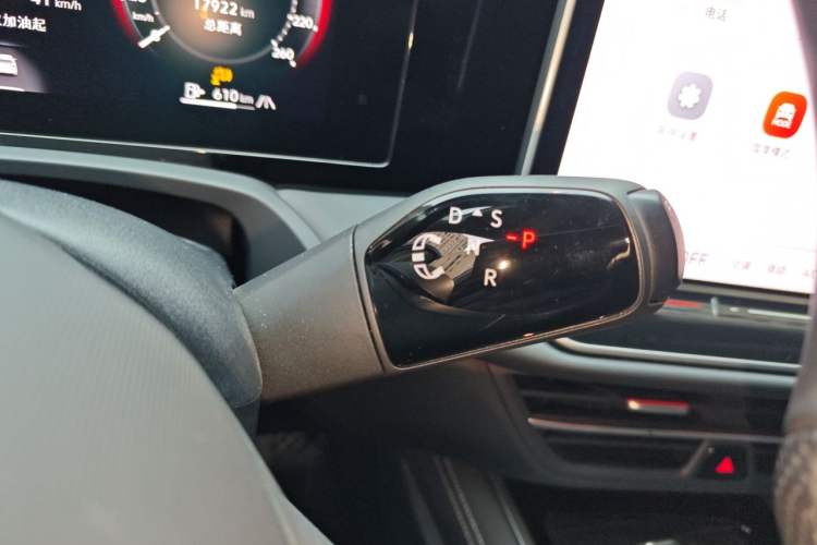 Used Volkswagen Magotan 2024 380TSI DSG Ultimate Edition Gear Lever