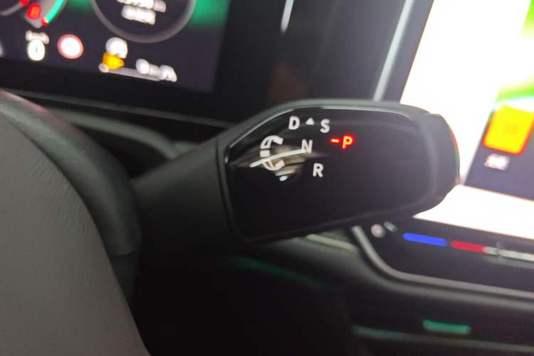 Used Volkswagen Magotan 2024 380TSI DSG Prestige Edition DaMai Package Gear Lever
