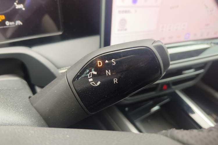 Used Volkswagen Magotan 2024 380TSI DSG Prestige Edition DaMai Package Gear Lever