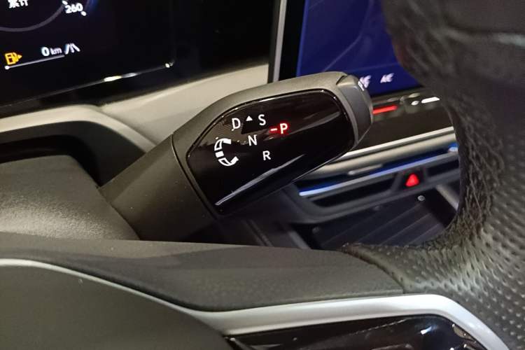 Used Volkswagen Magotan 2024 380TSI DSG Ultimate Edition Gear Lever