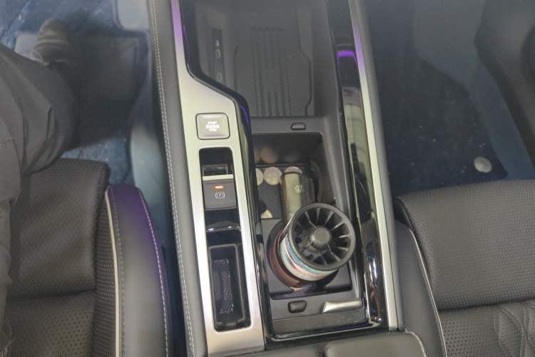 Used Volkswagen Magotan 2024 380TSI DSG Prestige Edition DaMai Package Gear Lever