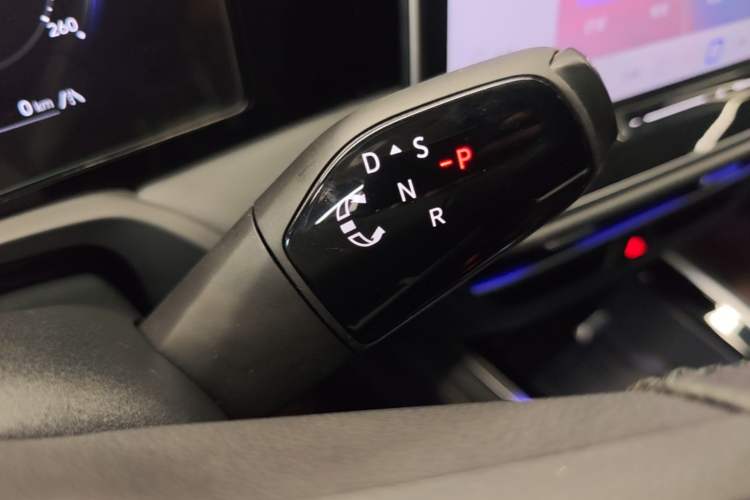 Used Volkswagen Magotan 2024 380TSI DSG Prestige Edition DaMai Package Gear Lever