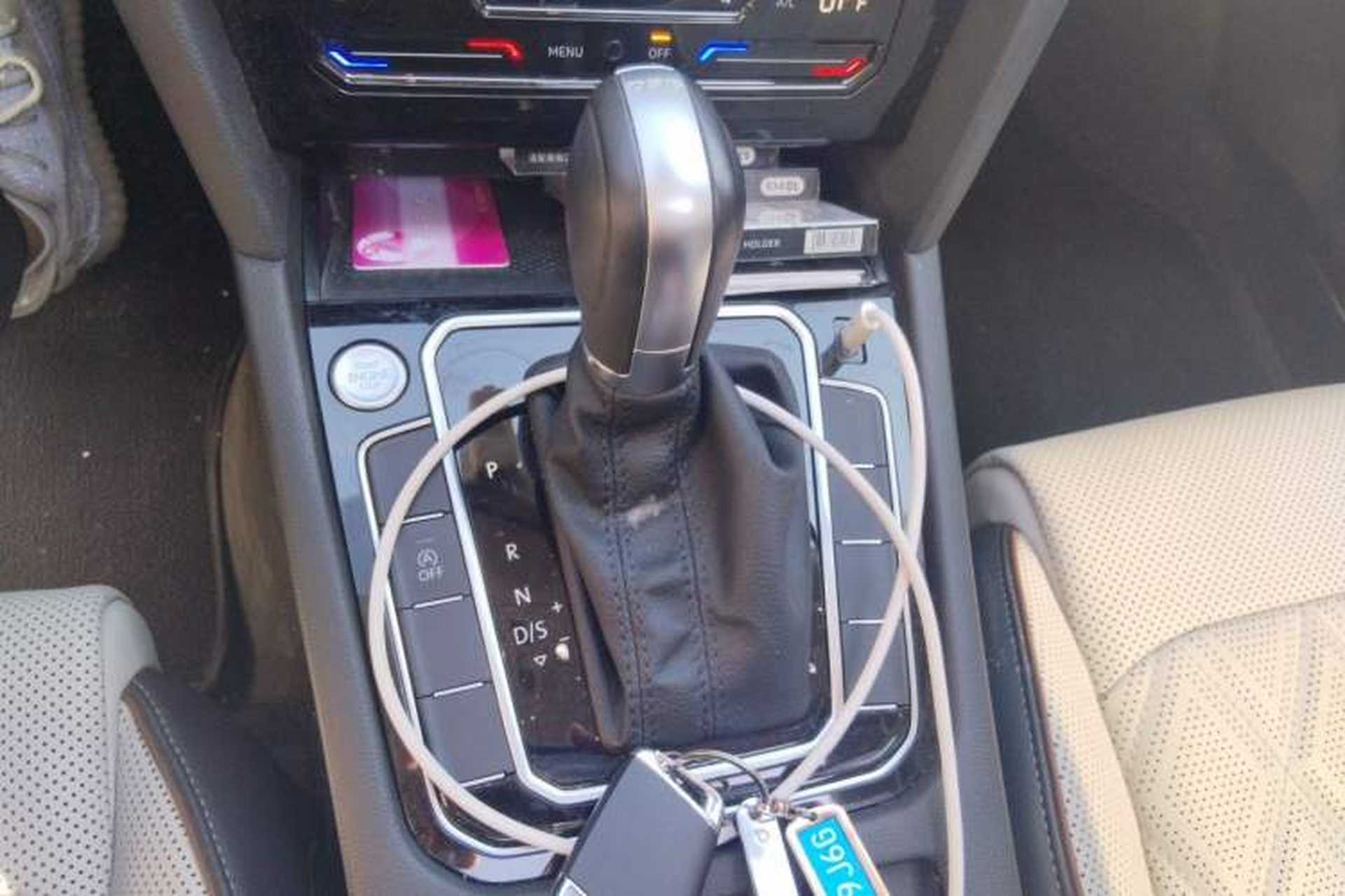 Used Volkswagen Magotan 2024 2 Million Units Zhongxiang Version 330TSI DSG Luxury Edition Gear Lever