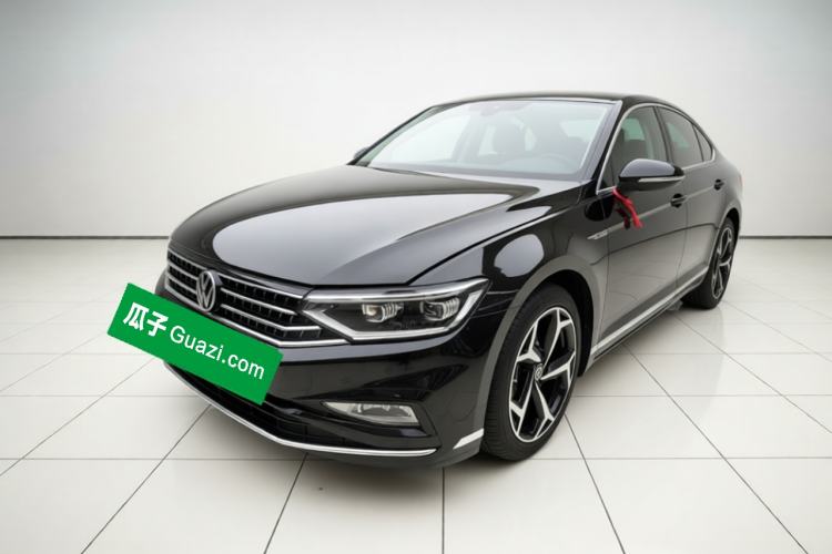 Volkswagen Magotan 2024 2 Million Units Zhongxiang Version 330TSI DSG Luxury Edition