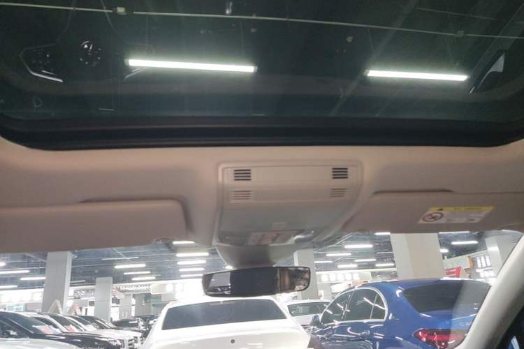 Used Volkswagen Magotan 2024 2 Million Units Zhongxiang Version 330TSI DSG Luxury Edition Headliner