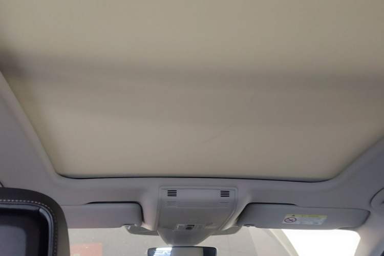 Used Volkswagen Magotan 2024 2 Million Units Zhongxiang Version 330TSI DSG Luxury Edition Headliner