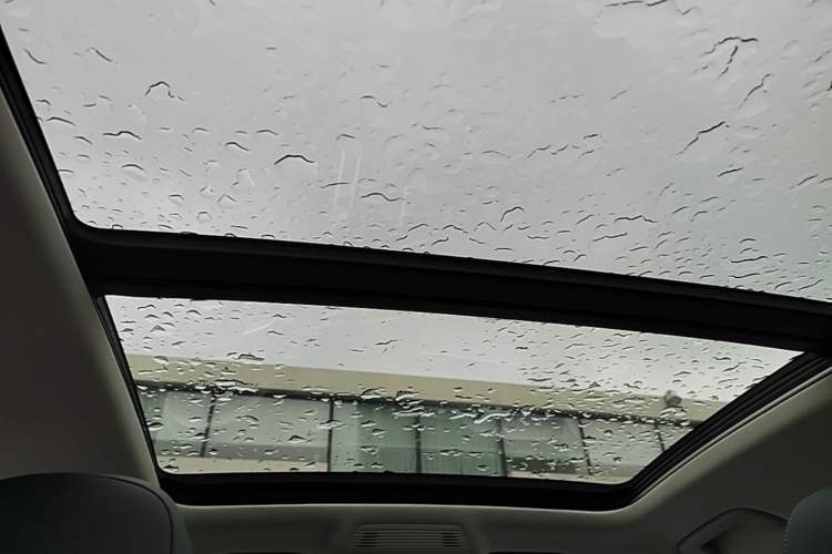 Used Volkswagen Magotan 2024 300TSI DSG Prestige Edition—A Real Eye-Catcher Headliner