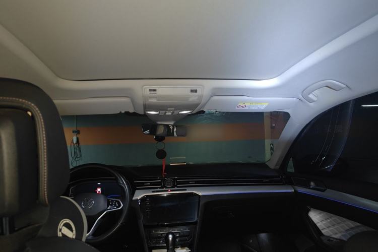 Used Volkswagen Magotan 2024 2 Million Units Zhongxiang Version 330TSI DSG Luxury Edition Headliner
