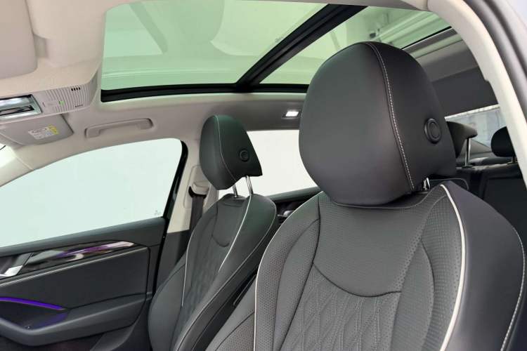 Used Volkswagen Magotan 2024 380TSI DSG Prestige Edition DaMai Package Headliner