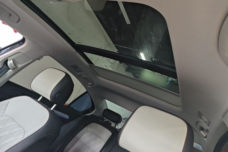 Used Volkswagen Magotan 2024 2 Million Units Zhongxiang Version 330TSI DSG Luxury Edition Headliner
