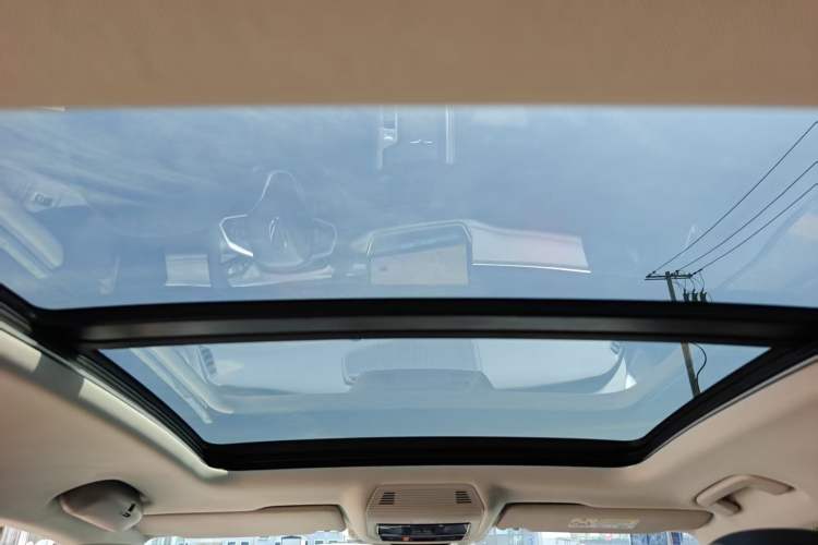 Used Volkswagen Magotan 2024 300TSI DSG Prestige Edition—A Real Eye-Catcher Headliner