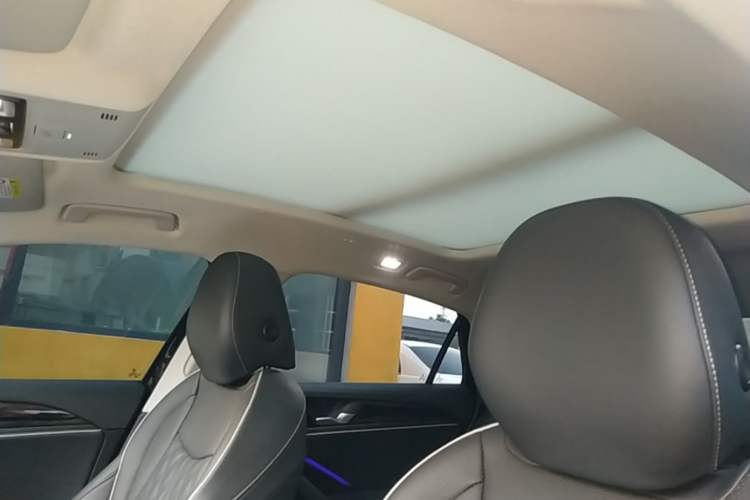 Used Volkswagen Magotan 2024 380TSI DSG Prestige Edition DaMai Package Headliner