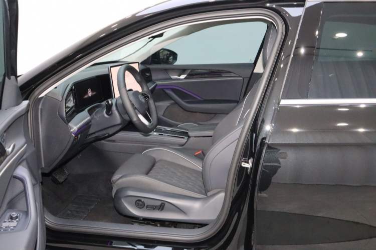 Used Volkswagen Magotan 2024 380TSI DSG Prestige Edition DaMai Package Interior 1