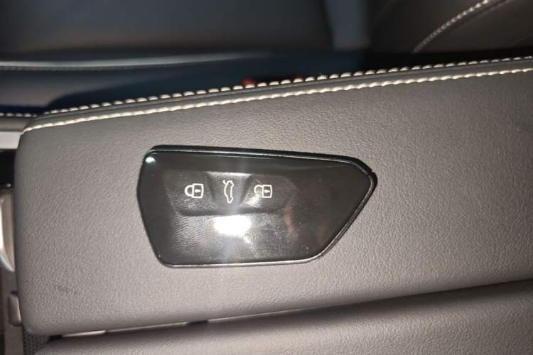 Used Volkswagen Magotan 2024 380TSI DSG Prestige Edition DaMai Package Interior 1