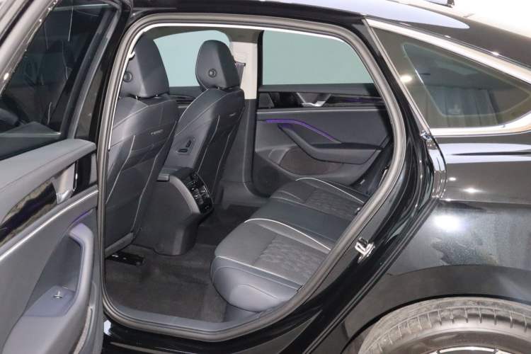 Used Volkswagen Magotan 2024 380TSI DSG Prestige Edition DaMai Package Interior 2