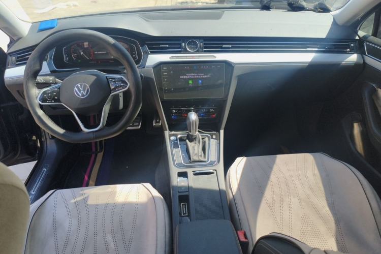 Used Volkswagen Magotan 2024 2 Million Units Zhongxiang Version 330TSI DSG Luxury Edition Interior 2