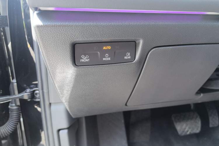 Used Volkswagen Magotan 2024 380TSI DSG Prestige Edition DaMai Package Interior 3