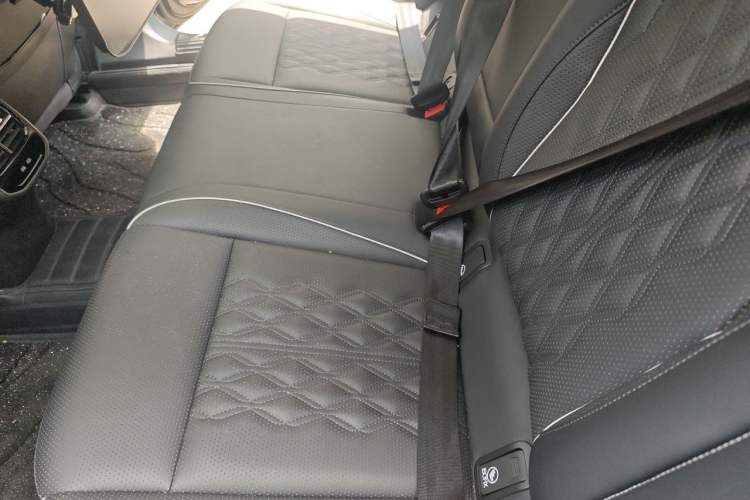 Used Volkswagen Magotan 2024 380TSI DSG Prestige Edition DaMai Package Interior 4