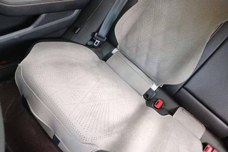 Used Volkswagen Magotan 2024 2 Million Units Zhongxiang Version 330TSI DSG Luxury Edition Interior 4