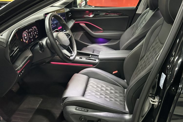 Used Volkswagen Magotan 2024 380TSI DSG Ultimate Edition Interior 4