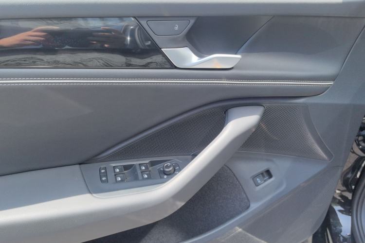 Used Volkswagen Magotan 2024 380TSI DSG Prestige Edition DaMai Package Interior 5