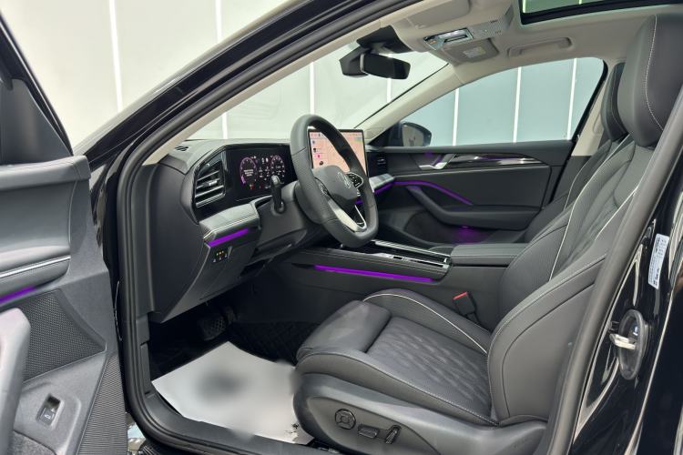 Used Volkswagen Magotan 2024 380TSI DSG Prestige Edition DaMai Package Interior 5
