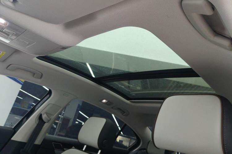 Used Volkswagen Magotan 2024 2 Million Units Zhongxiang Version 330TSI DSG Luxury Edition Interior 7
