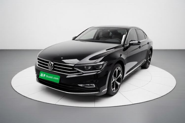 Volkswagen Magotan 2024 2 Million Units Zhongxiang Version 330TSI DSG Luxury Edition