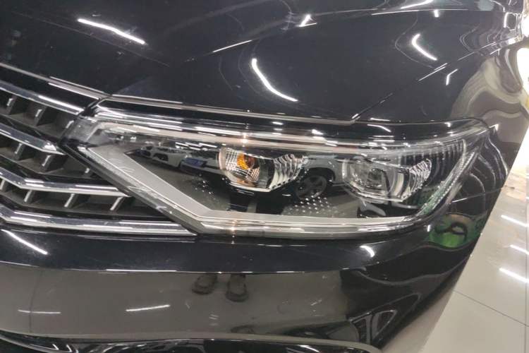 Used Volkswagen Magotan 2024 2 Million Units Zhongxiang Version 330TSI DSG Luxury Edition Left Front Headlight