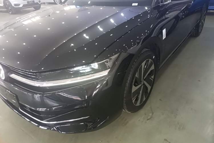 Used Volkswagen Magotan 2024 300TSI DSG Prestige Edition—A Real Eye-Catcher Left Front Headlight