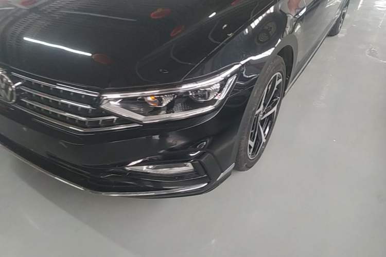 Used Volkswagen Magotan 2024 2 Million Units Zhongxiang Version 330TSI DSG Luxury Edition Left Front Headlight